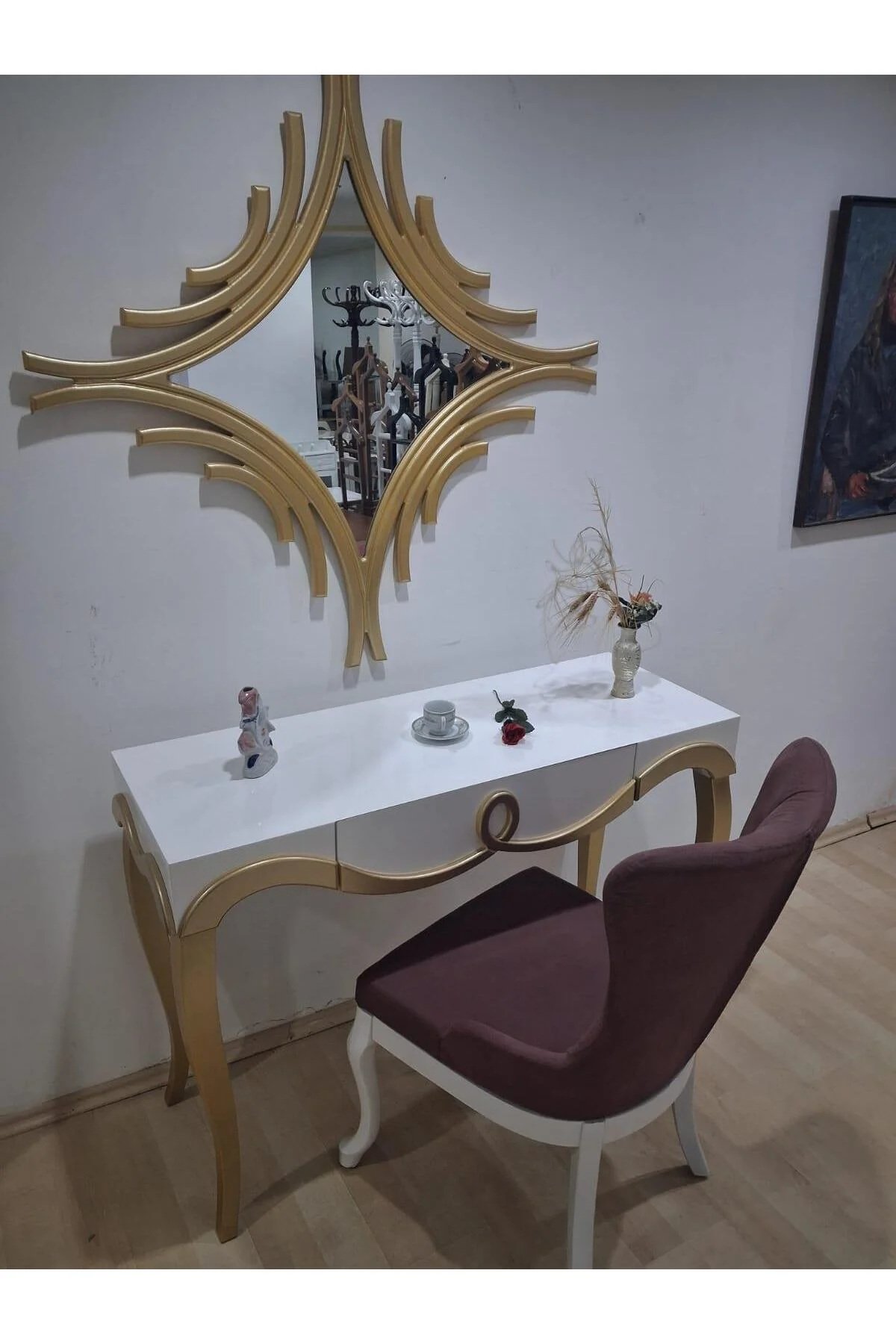 Dresuar Cnc Kabartma 90663 Model Aynalı Gökyüzü Sandalye Ayak Parlak Beyaz Gold Renk Dresuar Cnc Kabartma 90663 Model Aynalı Gökyüzü Sandalye Ayak Parlak Beyaz Gold Renk - Görsel 3