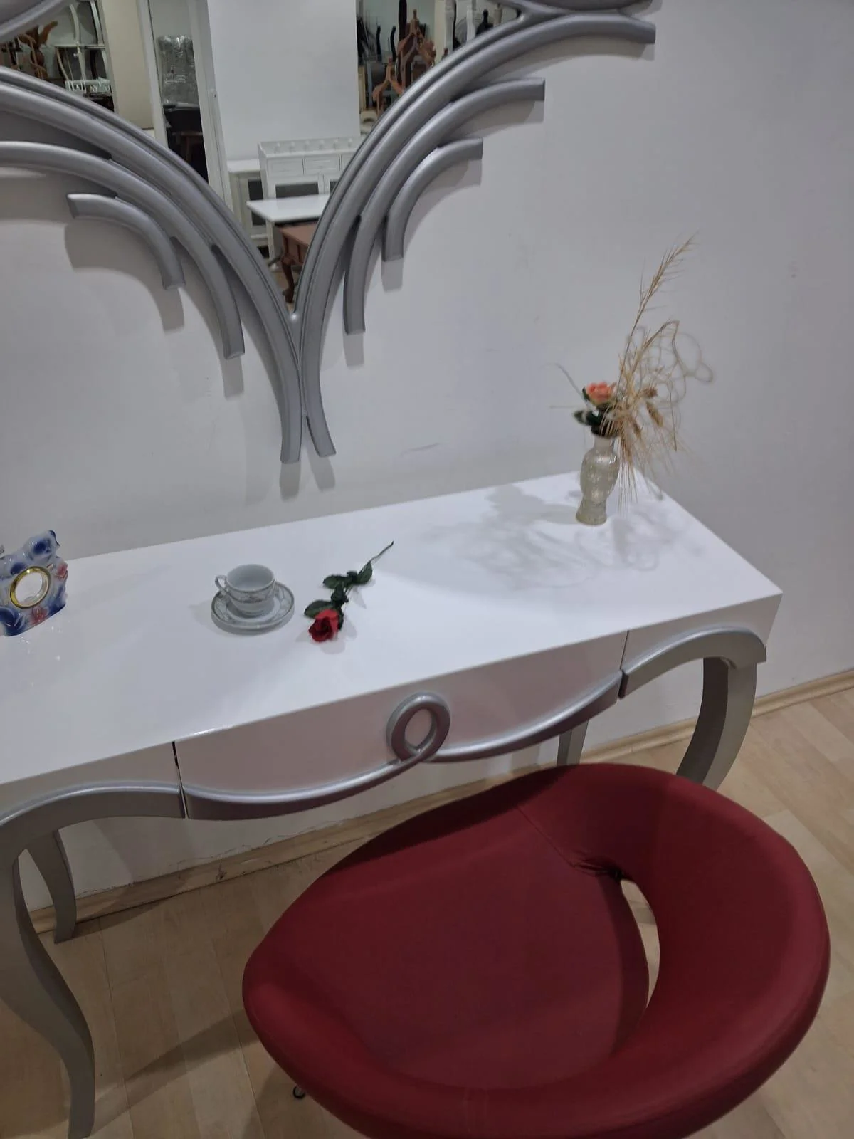 Dresuar Cnc Kabartma 90666 Model Aynalı Tombik Sandalye Ayak Parl