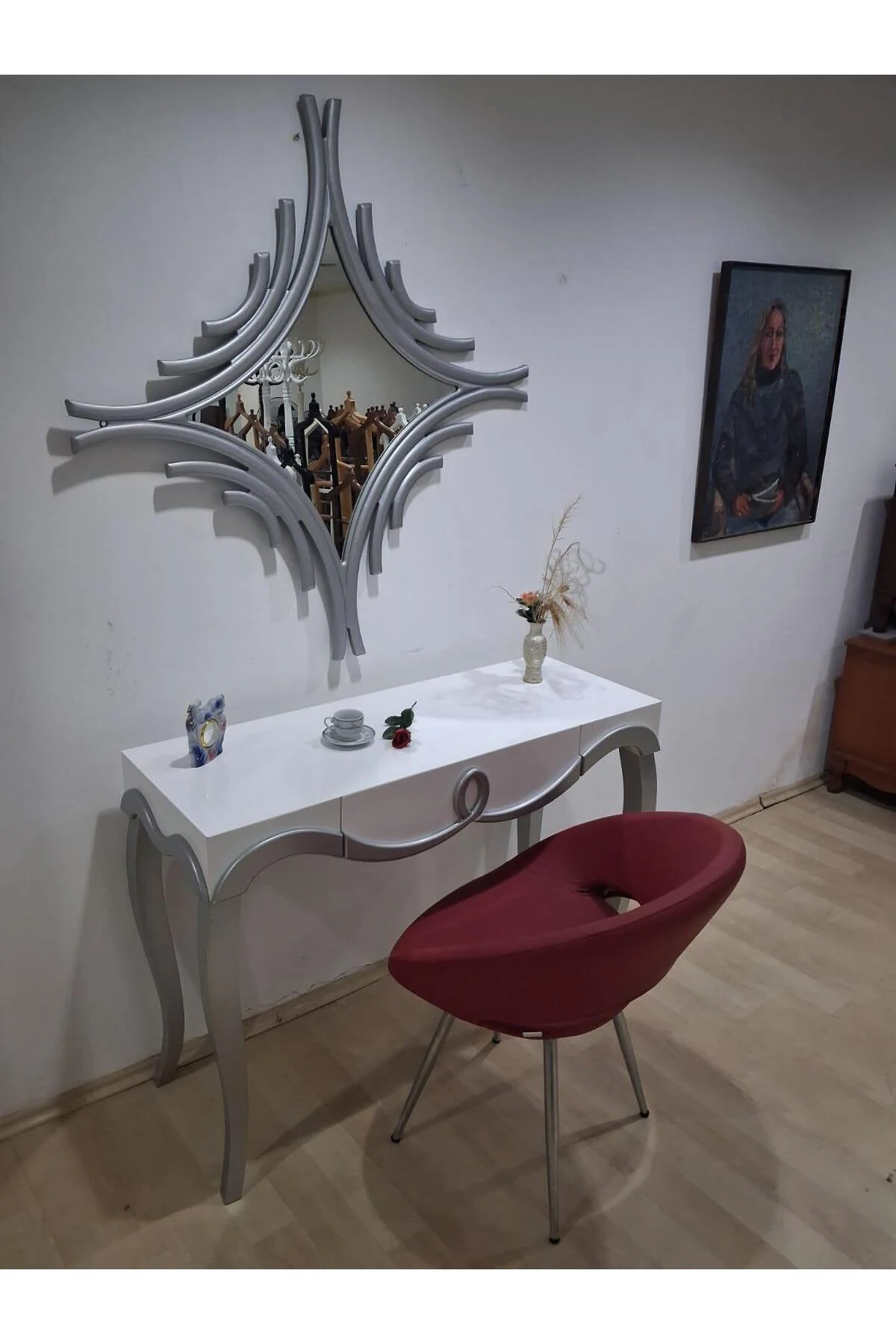 Dresuar Cnc Kabartma 90666 Model Aynalı Tombik Sandalye Ayak Parlak Beyaz Gri Renk Dresuar Cnc Kabartma 90666 Model Aynalı Tombik Sandalye Ayak Parlak Beyaz Gri Renk - Görsel 2