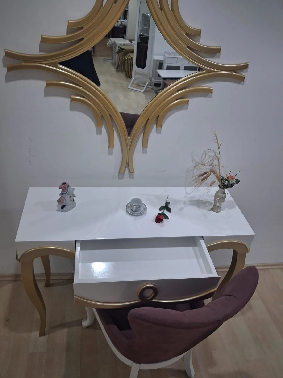 Dresuar Cnc Kabartma 90663 Model Aynalı Gökyüzü Sandalye Ayak Par