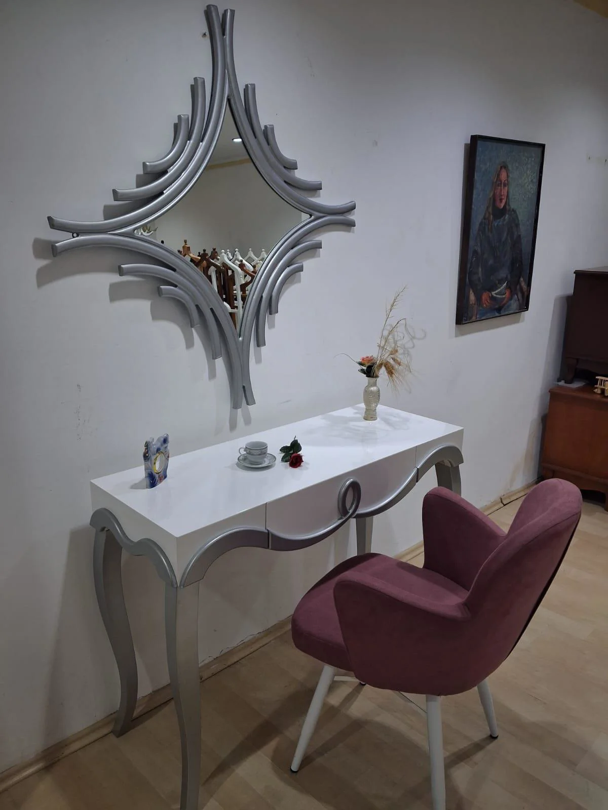 Dresuar Cnc Kabartma 90665 Model Aynalı Kelebek Sandalye Ayak Par