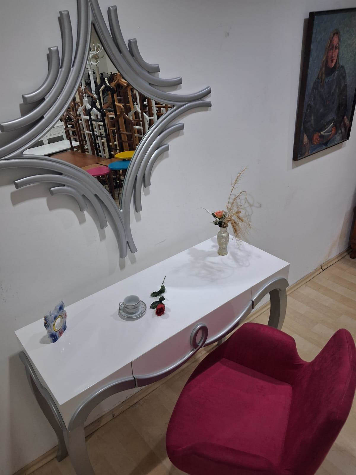 Dresuar Cnc Kabartma 90669 Aynalı model Kelebek Sandalye Ayak Par