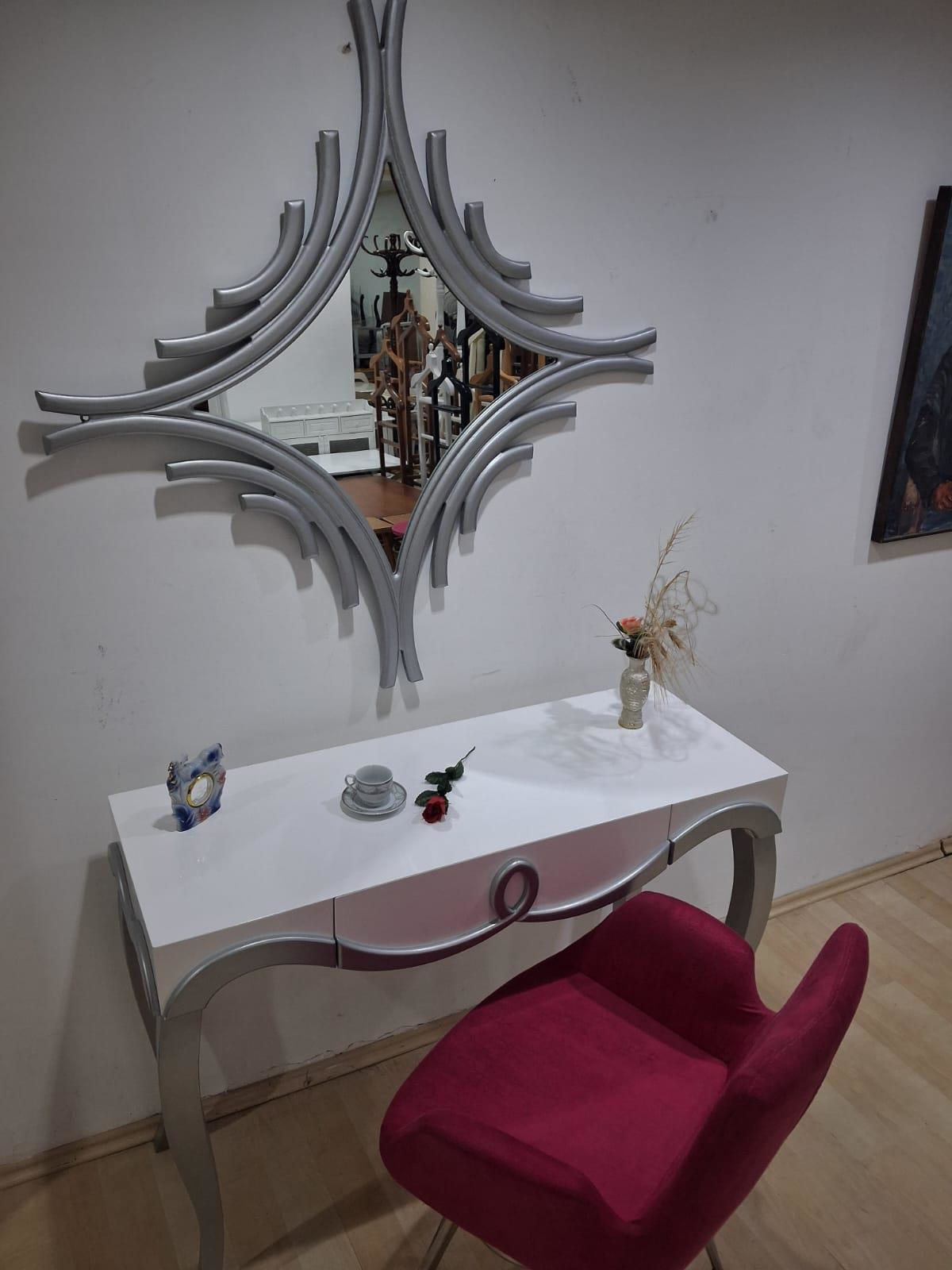 Dresuar Cnc Kabartma 90669 Aynalı model Kelebek Sandalye Ayak Par