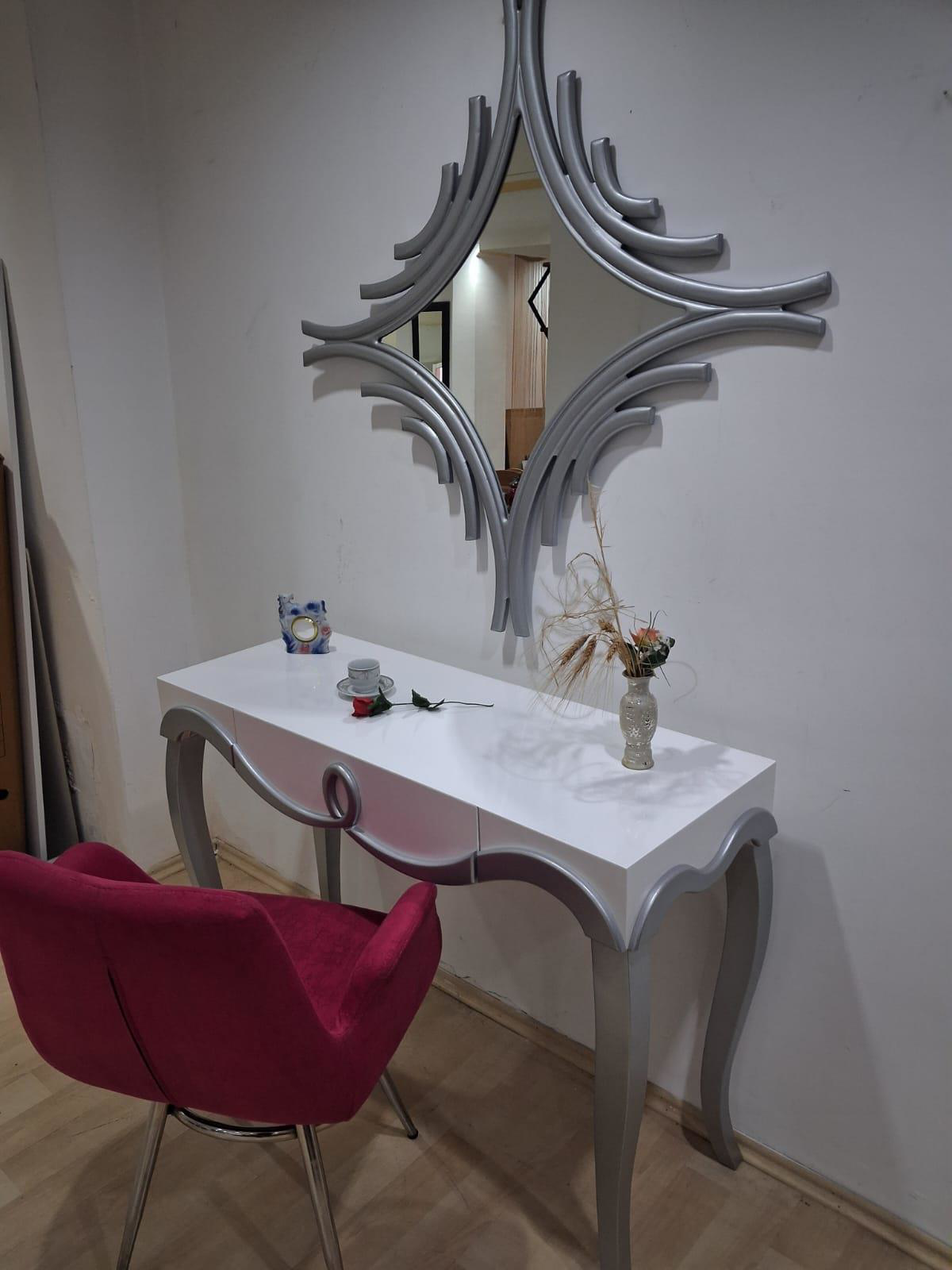 Dresuar Cnc Kabartma 90669 Aynalı model Kelebek Sandalye Ayak Par