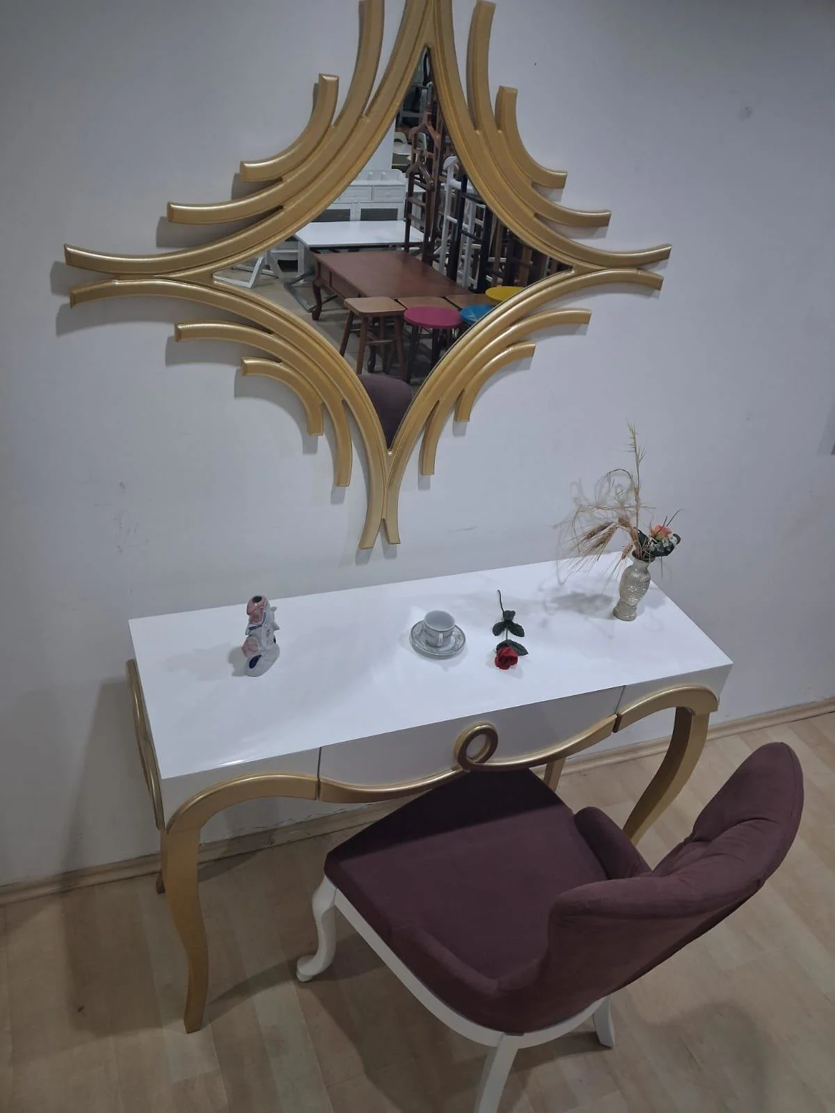 Dresuar Cnc Kabartma 90663 Model Aynalı Gökyüzü Sandalye Ayak Par