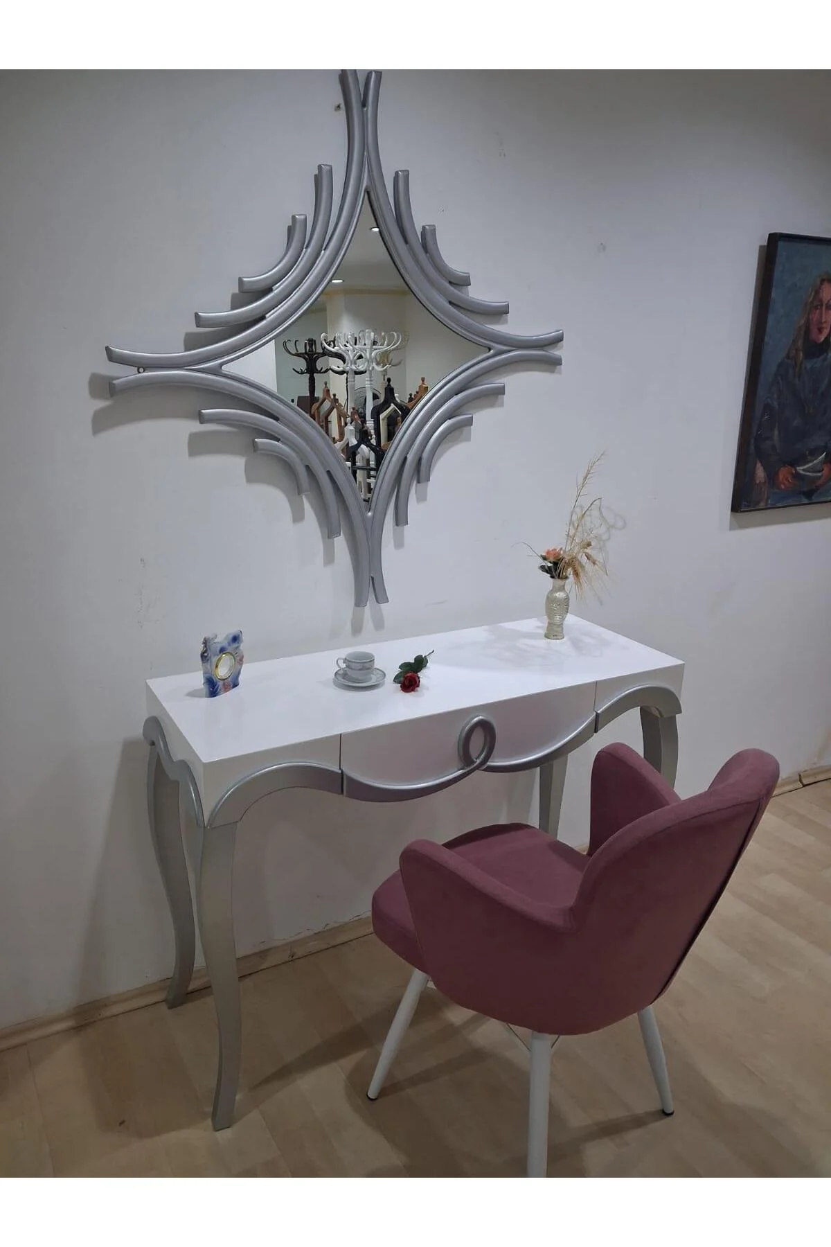 Dresuar Cnc Kabartma 90665 Model Aynalı Kelebek Sandalye Ayak Parlak Beyaz Gri Renk Dresuar Cnc Kabartma 90665 Model Aynalı Kelebek Sandalye Ayak Parlak Beyaz Gri Renk - Görsel 3