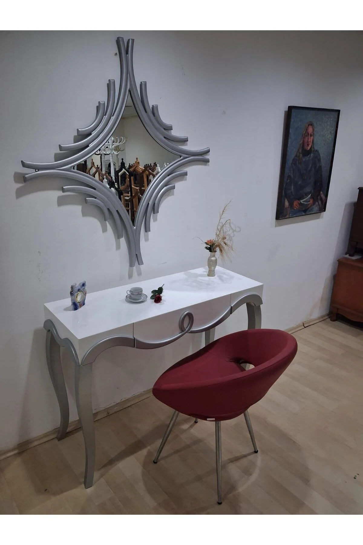 Dresuar Cnc Kabartma 90666 Model Aynalı Tombik Sandalye Ayak Parlak Beyaz Gri Renk Dresuar Cnc Kabartma 90666 Model Aynalı Tombik Sandalye Ayak Parlak Beyaz Gri Renk - Görsel 4