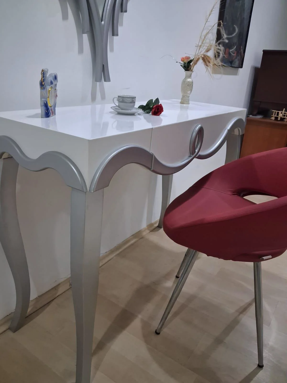 Dresuar Cnc Kabartma 90666 Model Aynalı Tombik Sandalye Ayak Parl