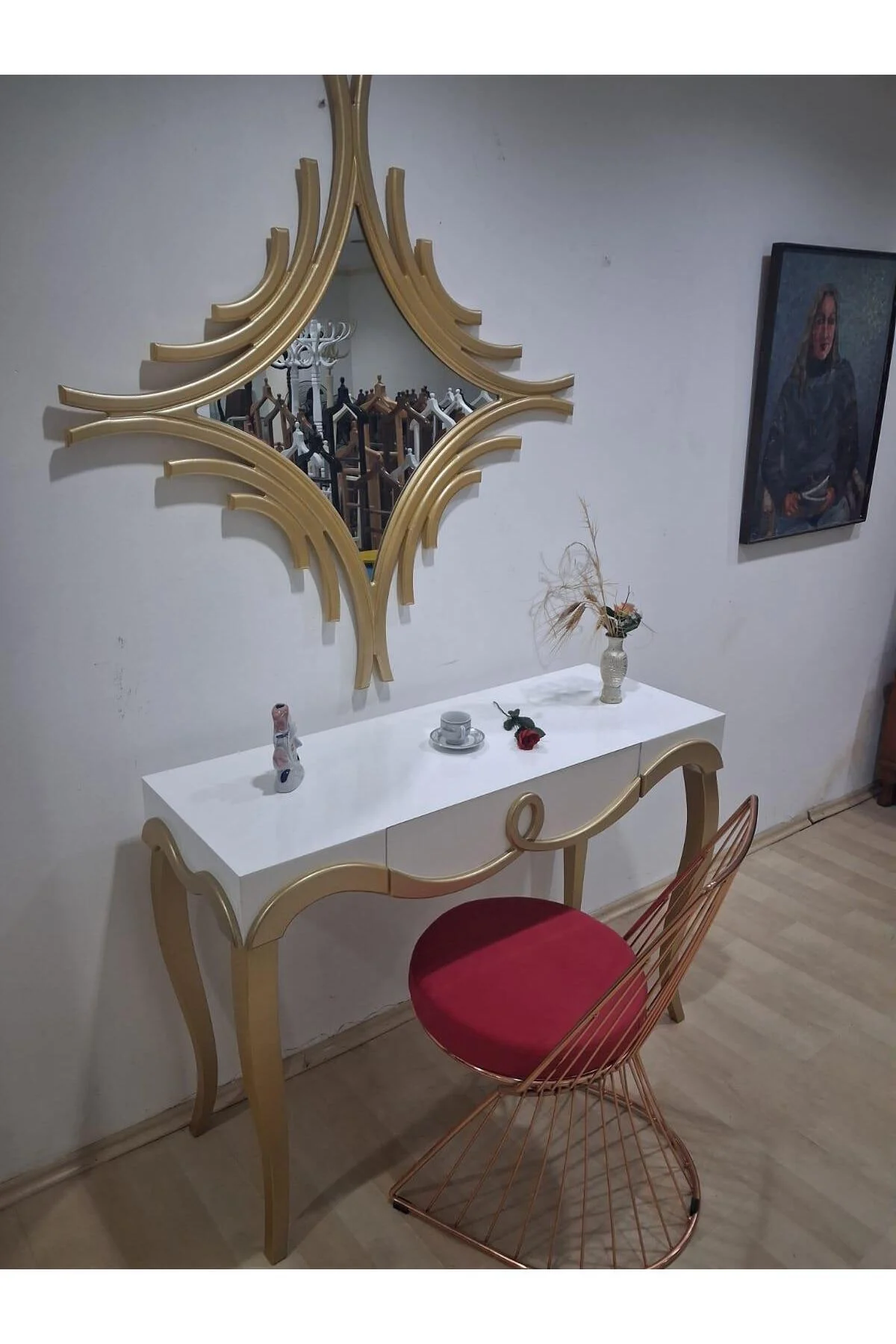 Dresuar Cnc Kabartma 90662 Model Aynalı Demir Sandalye Ayak Parlak Beyaz Gold Renk - Görsel 2