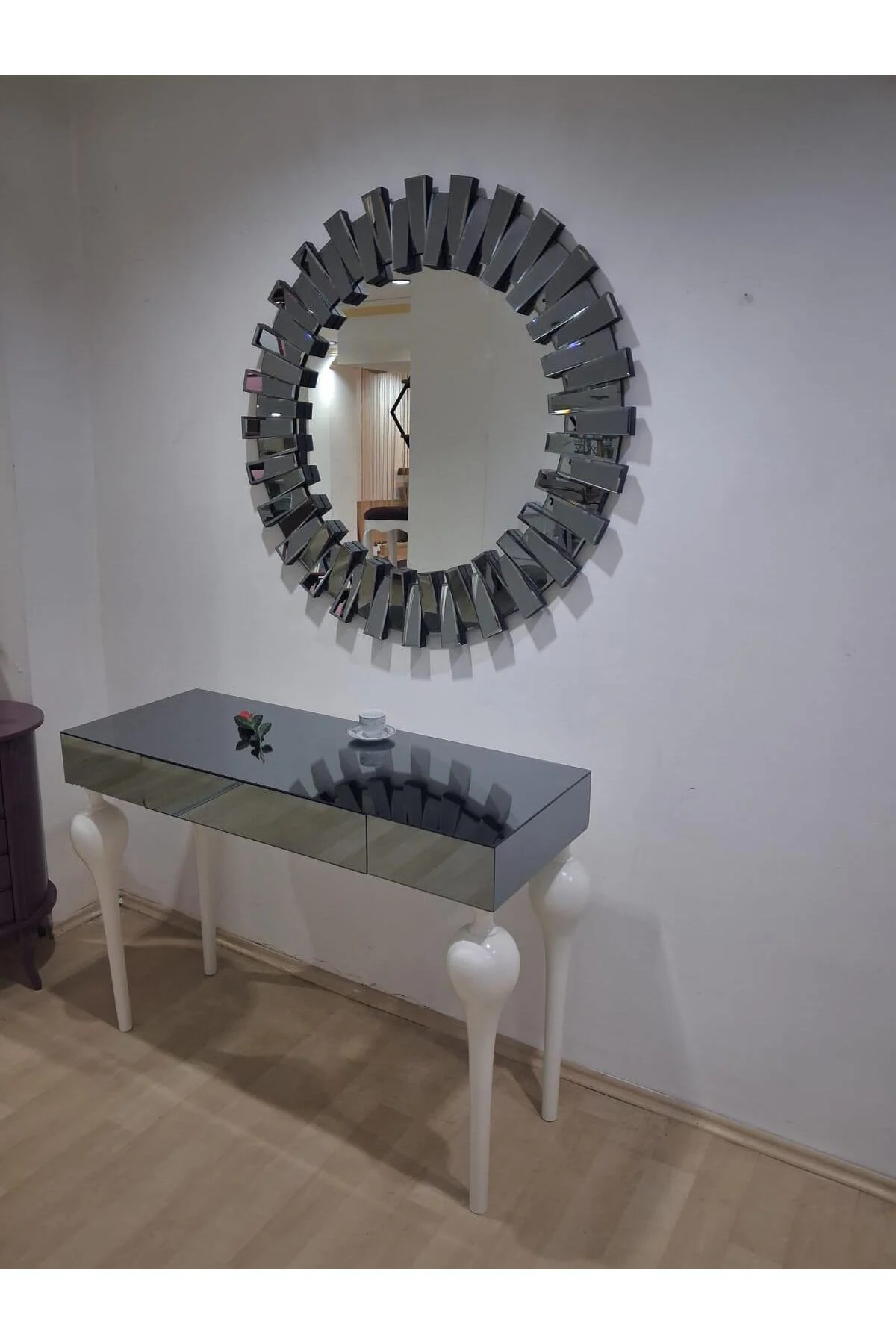 Dresuar ST 90625 Güneş Model Parlak Füme Cam Ayna Kaplı Kayın Tombul Ayak Beyaz - Görsel 8