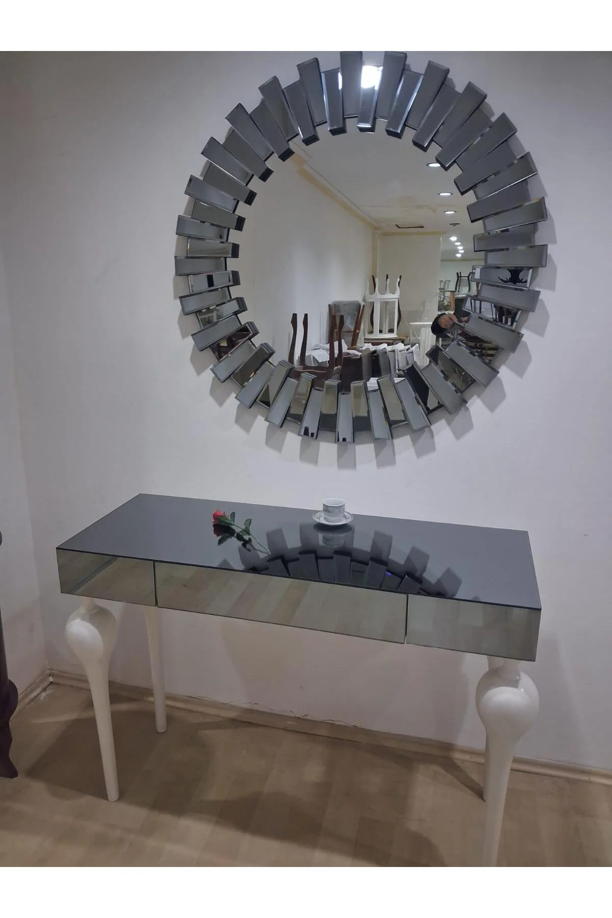 Dresuar ST 90625 Güneş Model Parlak Füme Cam Ayna Kaplı Kayın Tombul Ayak Beyaz - Görsel 2