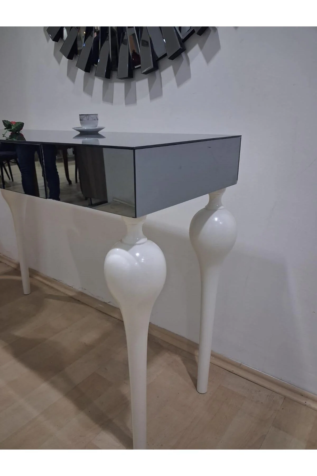 Dresuar ST 90625 Güneş Model Parlak Füme Cam Ayna Kaplı Kayın Tombul Ayak Beyaz - Görsel 6