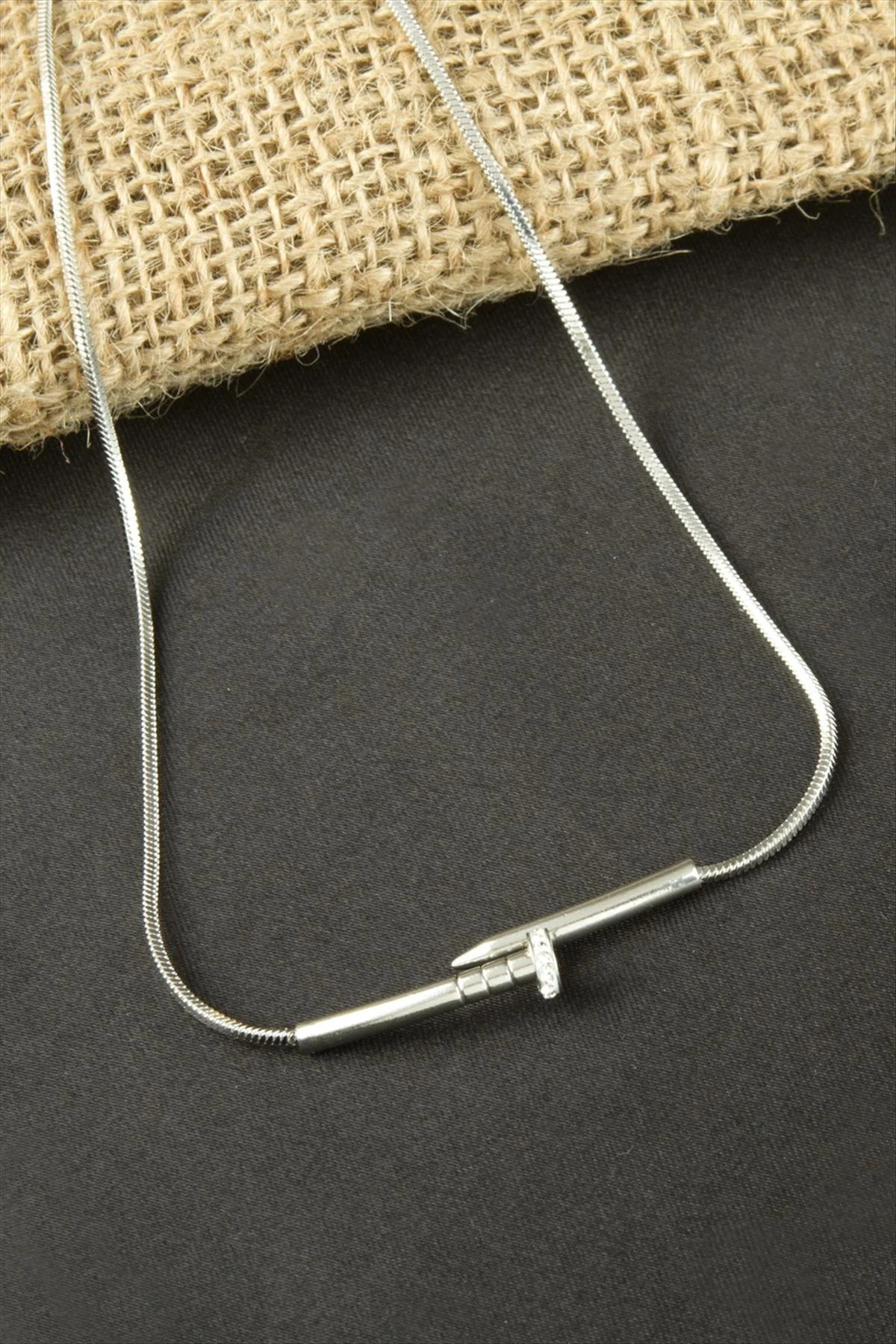 DS-DERIN Çivi Zirkon Taşlı Lüks Çelik Kolye-Gümüş Rengi