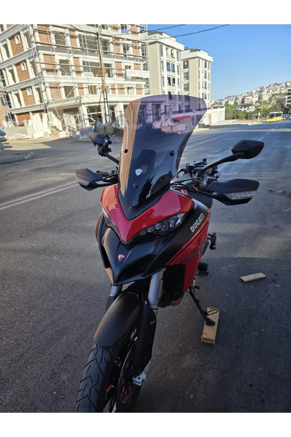 Ducati Multistrada V2 Ön Cam 2022-2025 Model 60cm Siyah Renkli 4m