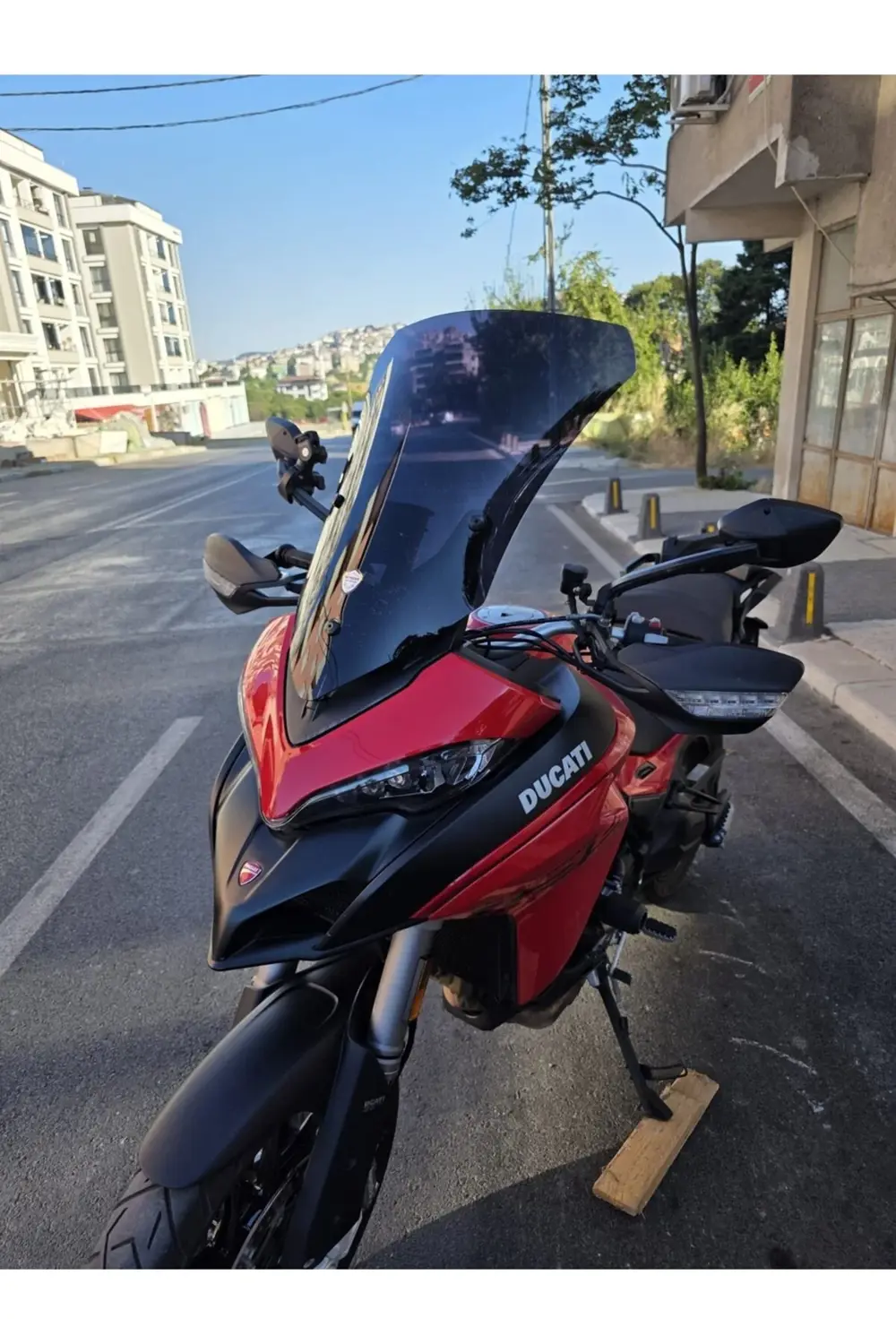 Ducati Multistrada V2 Ön Cam 2022-2025 Model 60cm Siyah Renkli 4m