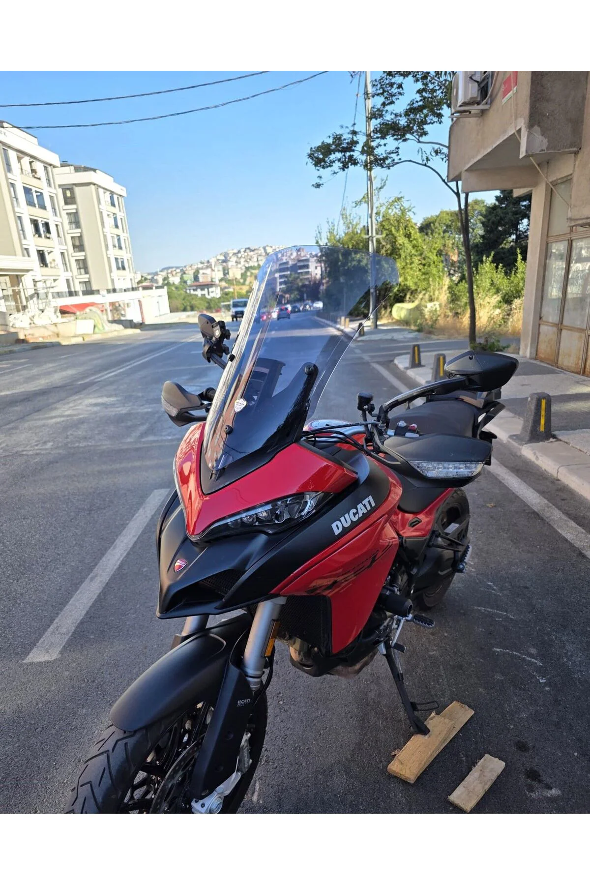 Ducati Multistrada V2 Ön Cam 2022-2026 Model 60cm Füme Renkli 4mm