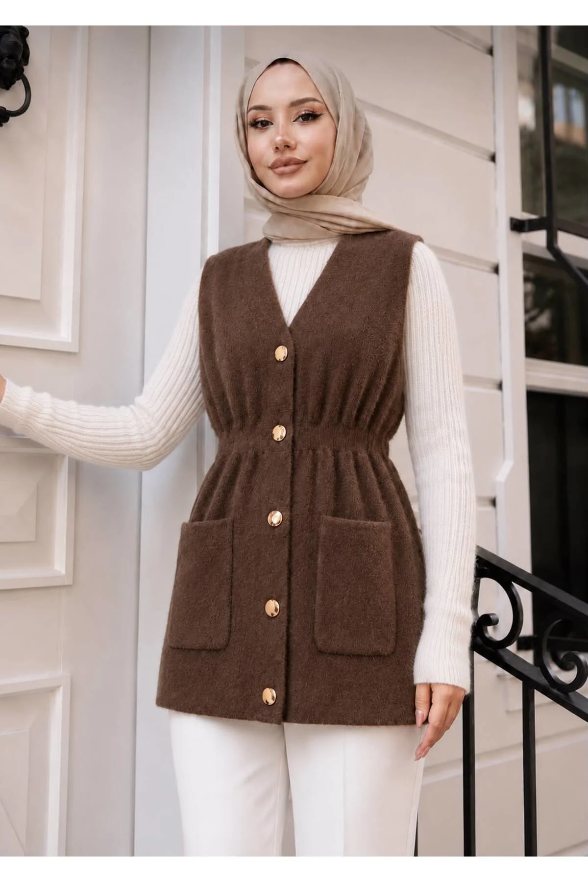 Düğmeli Kadın Sakal Triko Yelek 80 Cm