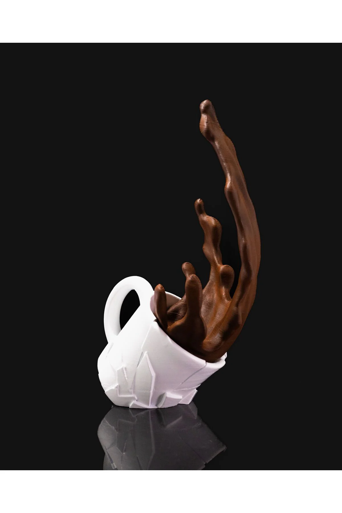 Düşen Kahve Fincanı Heykeli 17 Cm (Büyük Boy)