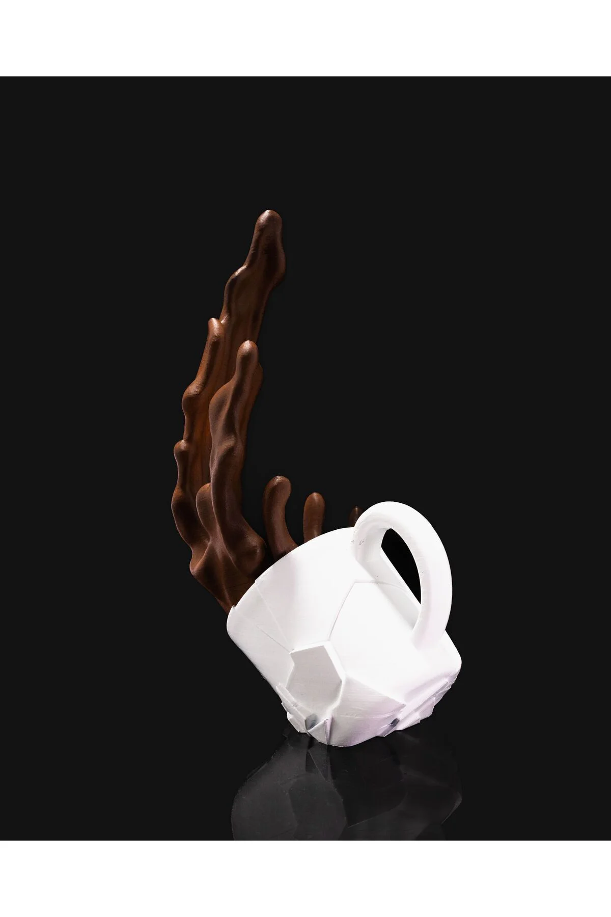 Düşen Kahve Fincanı Heykeli 17 Cm (Büyük Boy)