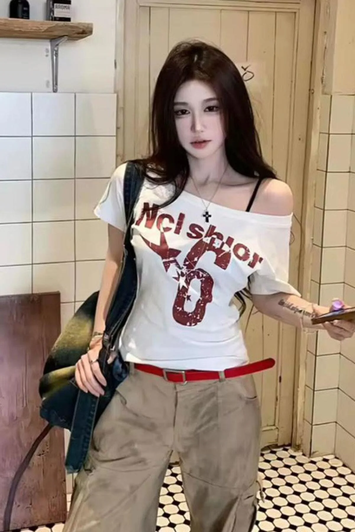 Düşük Omuz Nclshior No 6 Baskılı Kısa Tshirt
