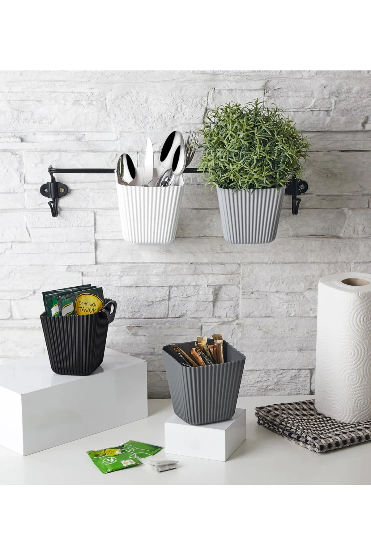 Duvara Asılan Çok Amaçlı Organizer - 2'Li Saksı Set Duvara Asılan Çok Amaçlı Organizer - 2'Li Saksı Set