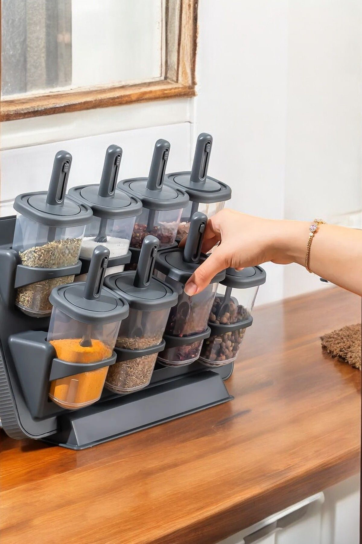 Ferah Plastik Duvara Monteli 8 Li Kaşikli Baharatlik Standi Standli 8 Li Bahara