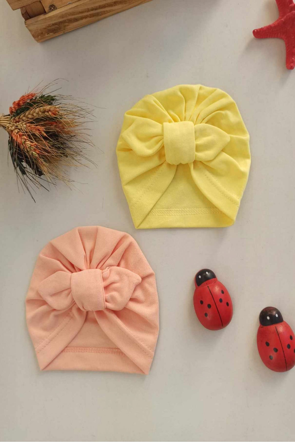 Düz Renk Fiyonklu Bebek Bonesi Set