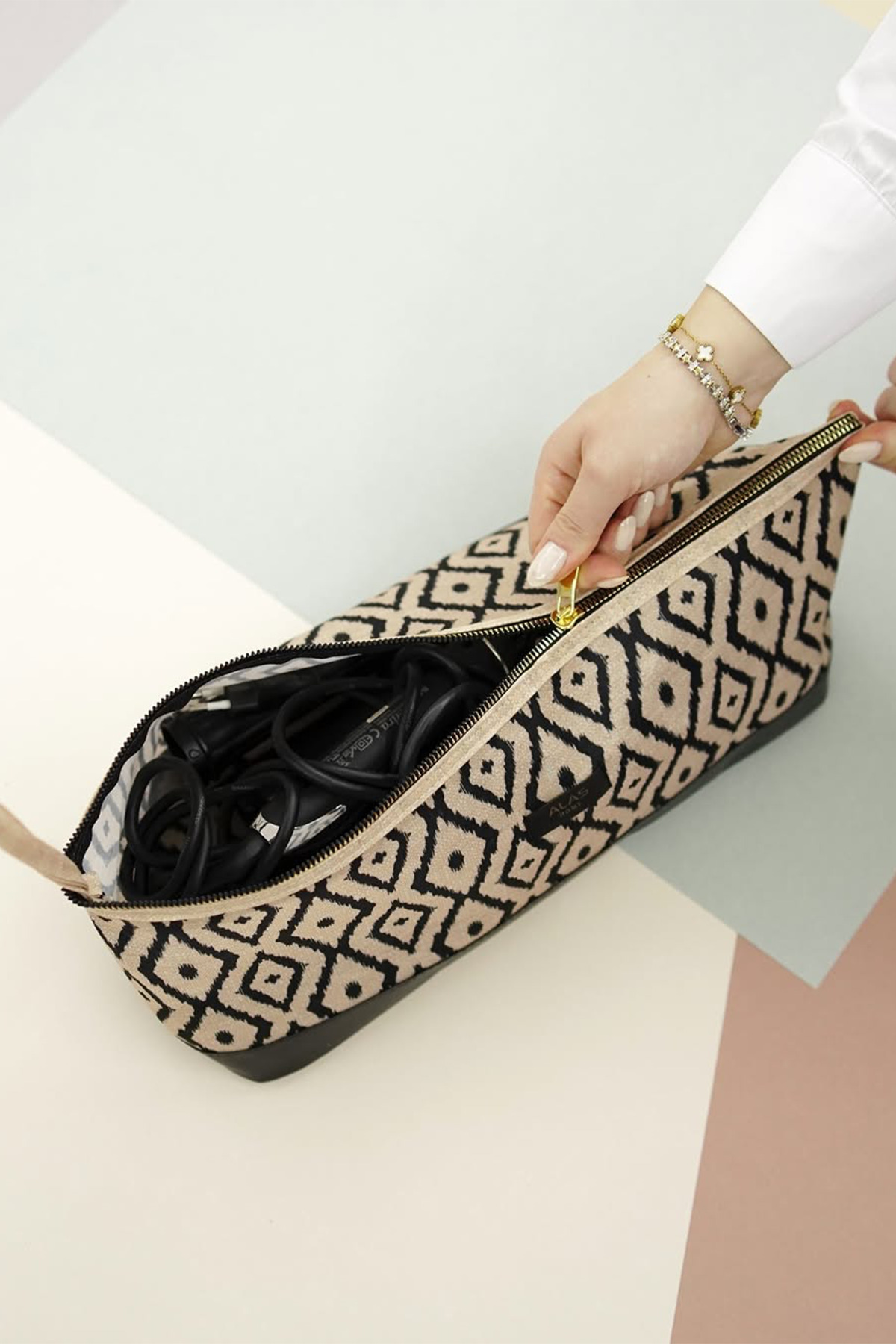 Pazar Kapısı Dyson Airwrap Ve Tüm Saç Şekillendiricileriniz İçin Büyük Boy Çan