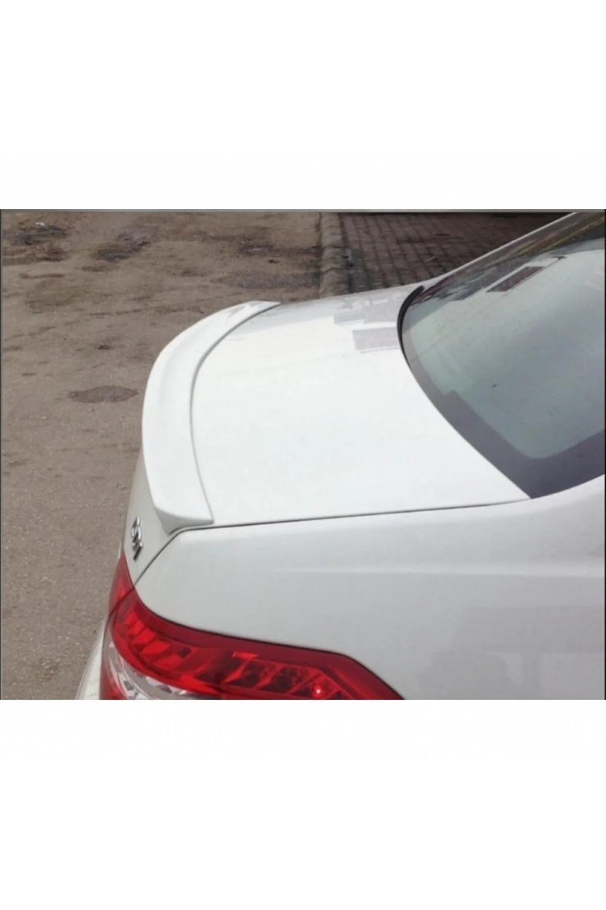 E 205 MODEL ASTARLI PLASTİK SPOİLER