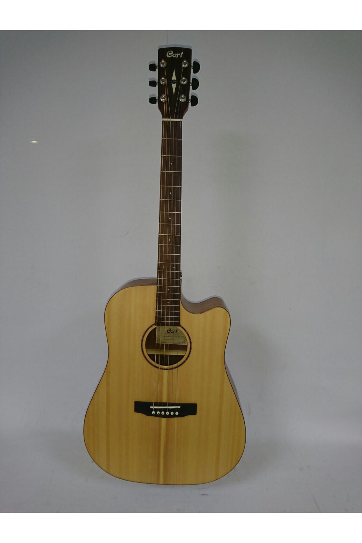 Cort Earthgrand Bw Cfm Op Elektro Akustik Cutaway Gitar Çantali, Masif