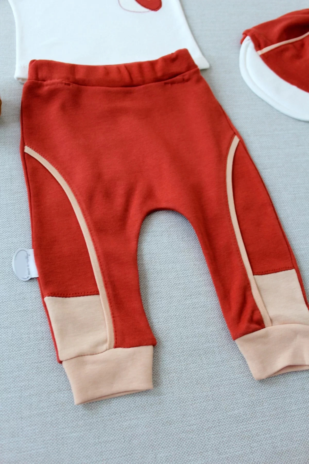 Harca Alem Efendi Nakışlı Cep Şapkalı Uzun Kollu Sweat 3Lü Erkek Bebek Takım