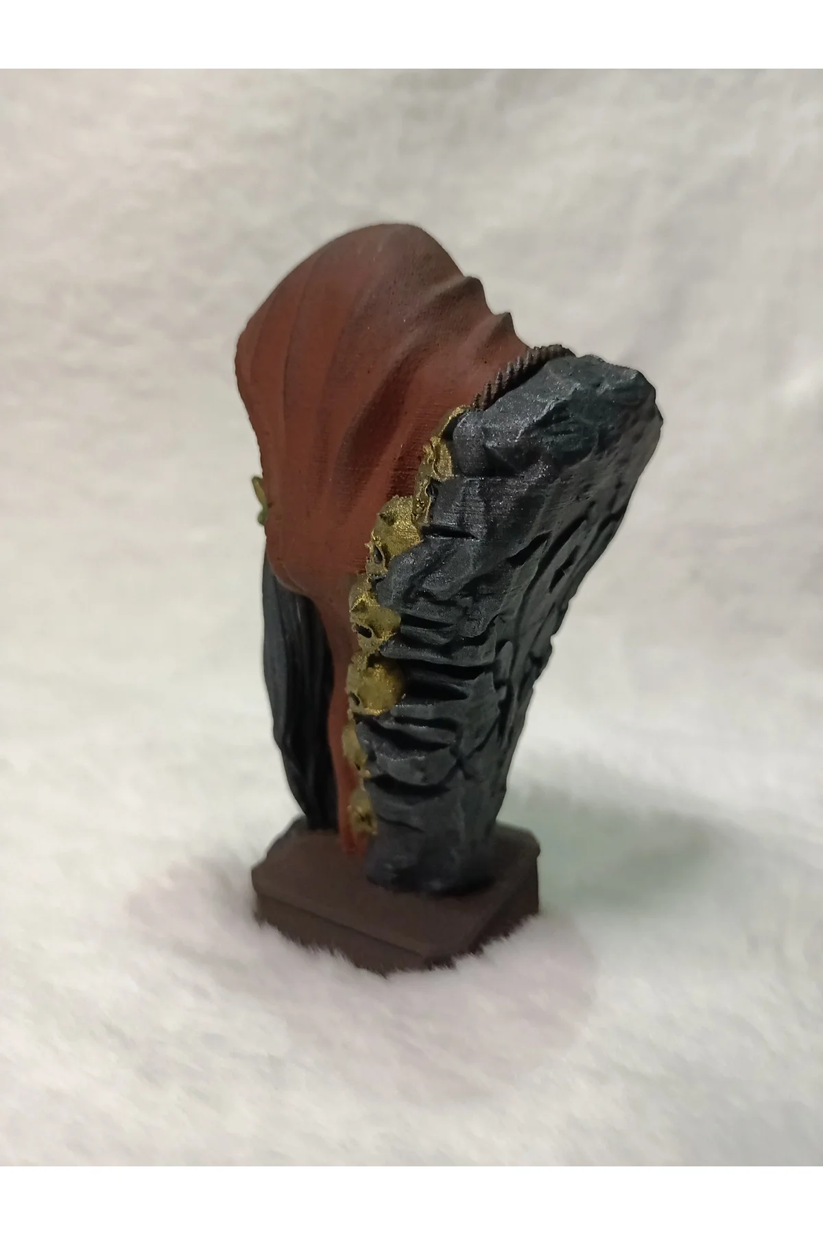 Efsanevi Karanlık Gul'dan Figür/bust - 13cm