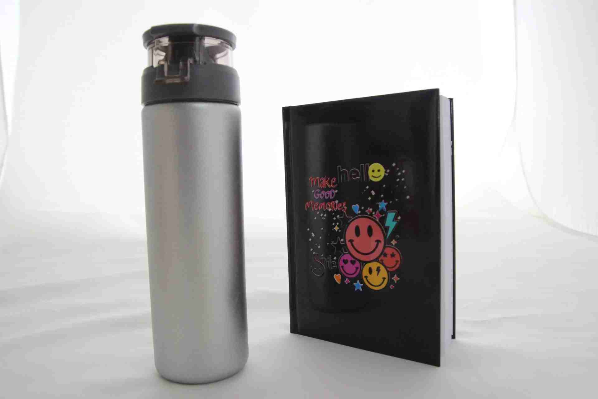 Eğlenceli Hediye Seti - Gümüş Termos ve Smile Defter Hediye Kutusu