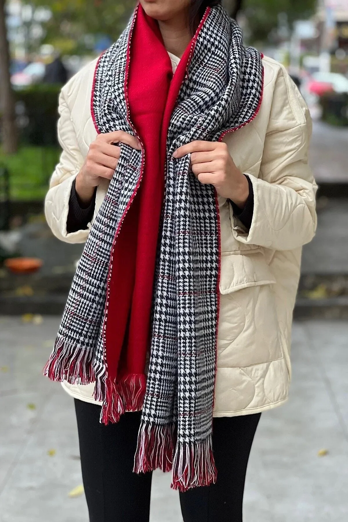 Ekose Desenli Yün Dokulu Çift Taraflı Atkı Şal