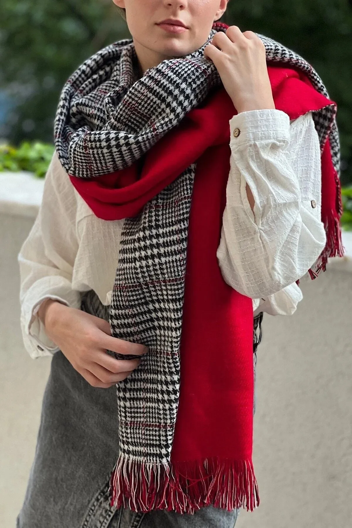 Ekose Desenli Yün Dokulu Çift Taraflı Atkı Şal