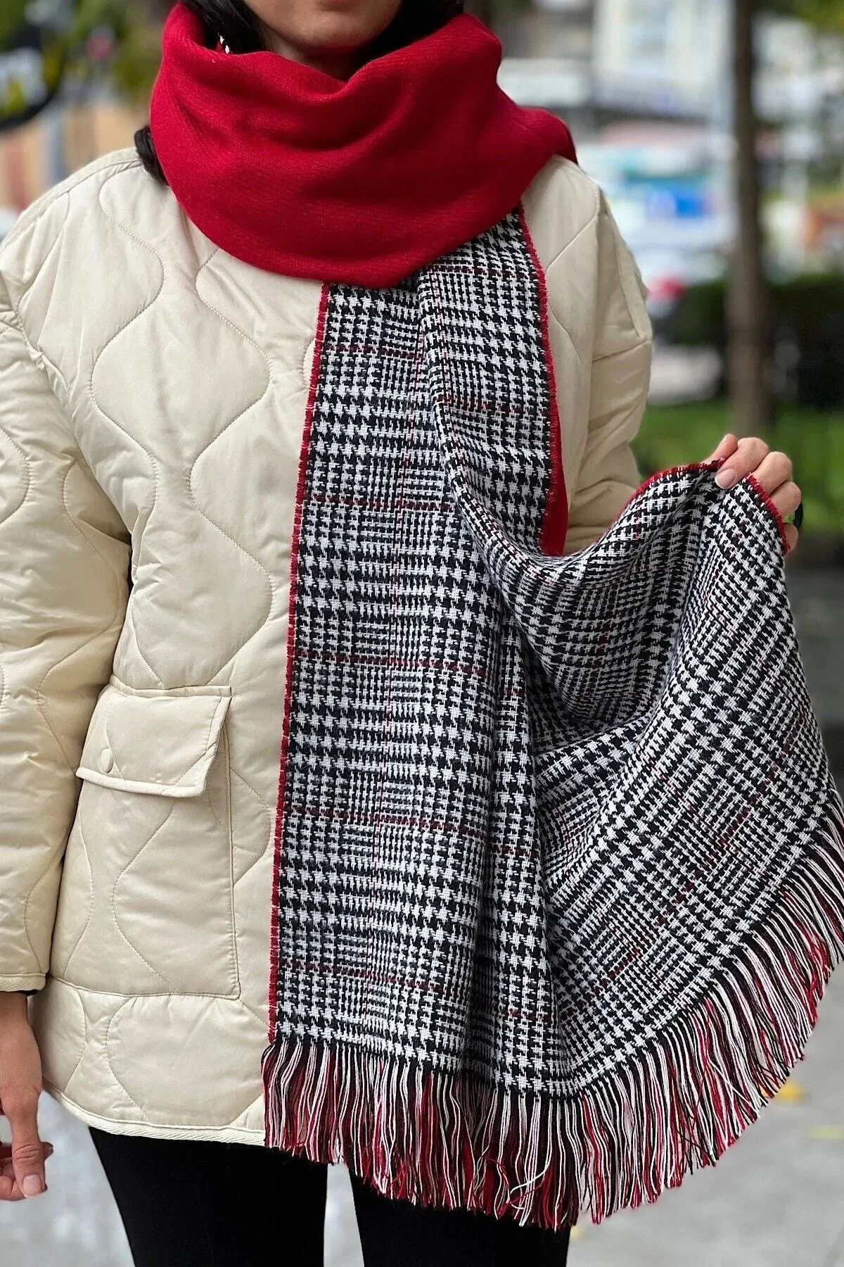 Ekose Desenli Yün Dokulu Çift Taraflı Atkı Şal