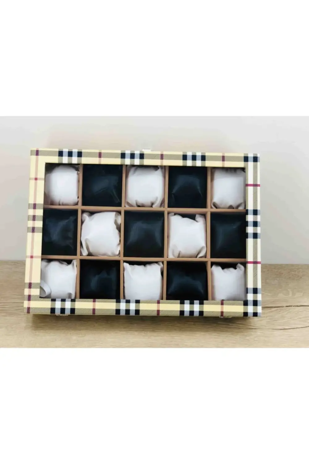 Ekoseli Sarı Burberrys Desenli Yumuşak Yastıklı 15 Gözlü Dekortif