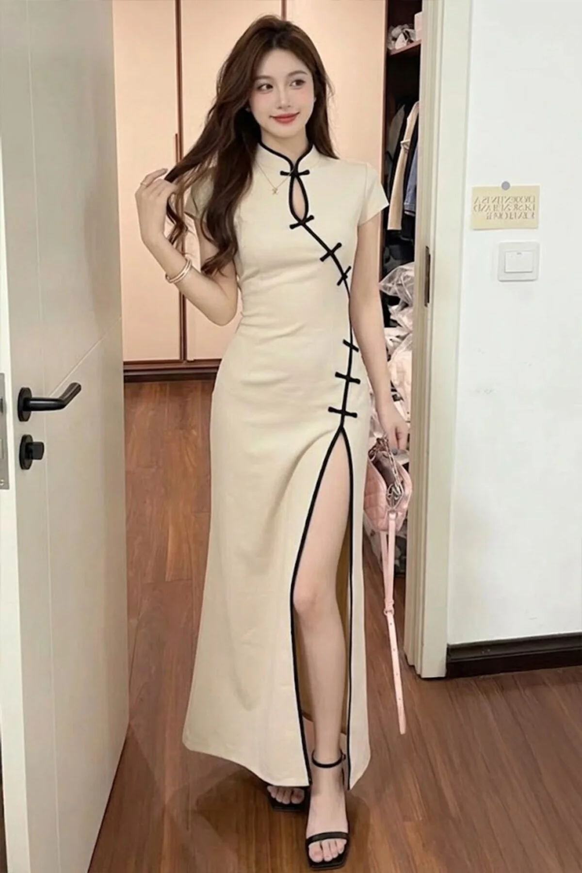 Ekru Mandarin Yaka Siyah Şeritli Qipao Y2K Elbise