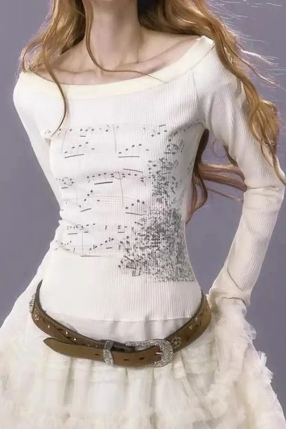 Ekru Nota Desenli Y2K Uzun Kollu Crop Ekru Nota Desenli Y2K Uzun Kollu Crop