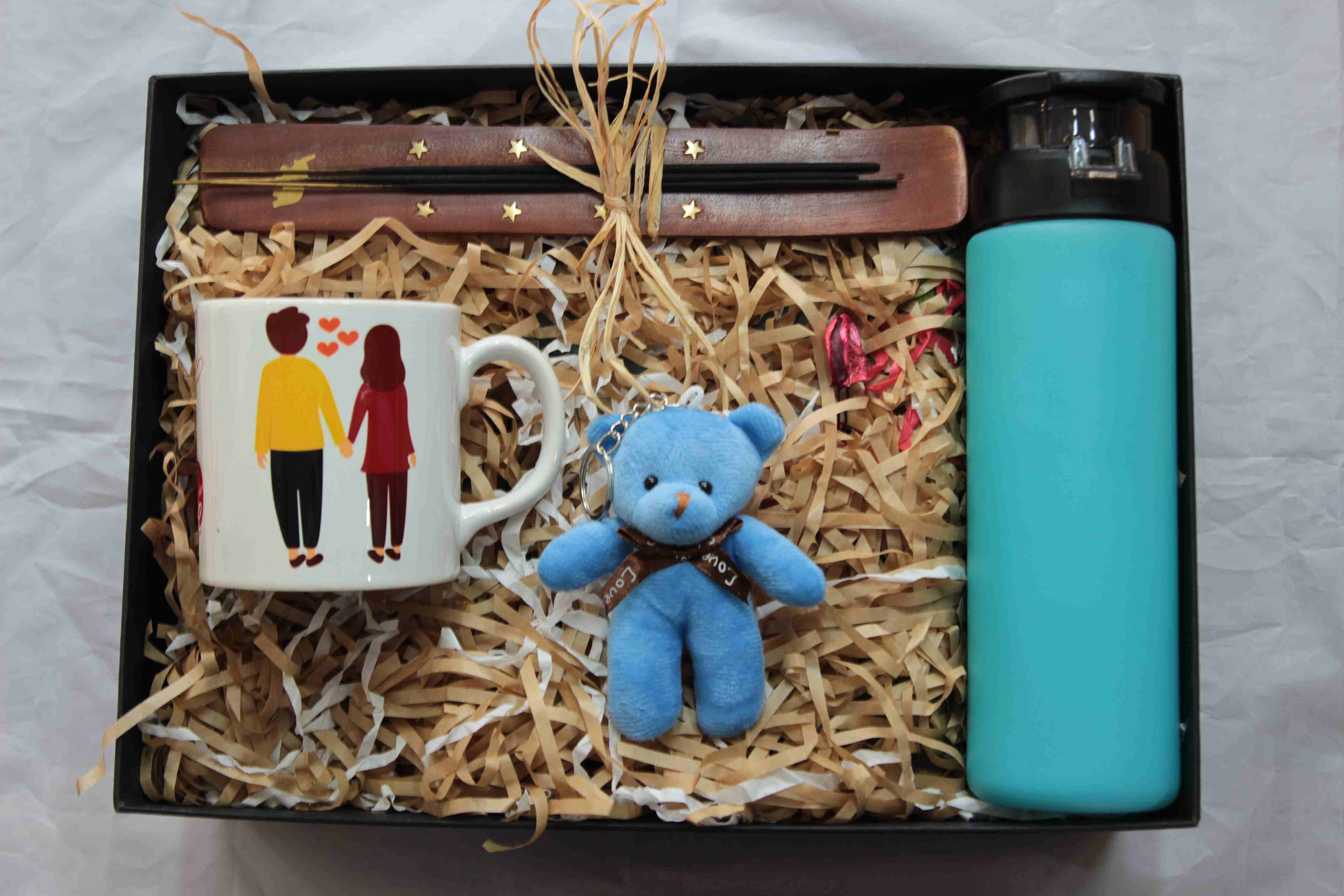 Home El Ele Tutuşan Çift Kupa, Tütsülük, Termos Ve Anahtarlik Hediye Kutusu