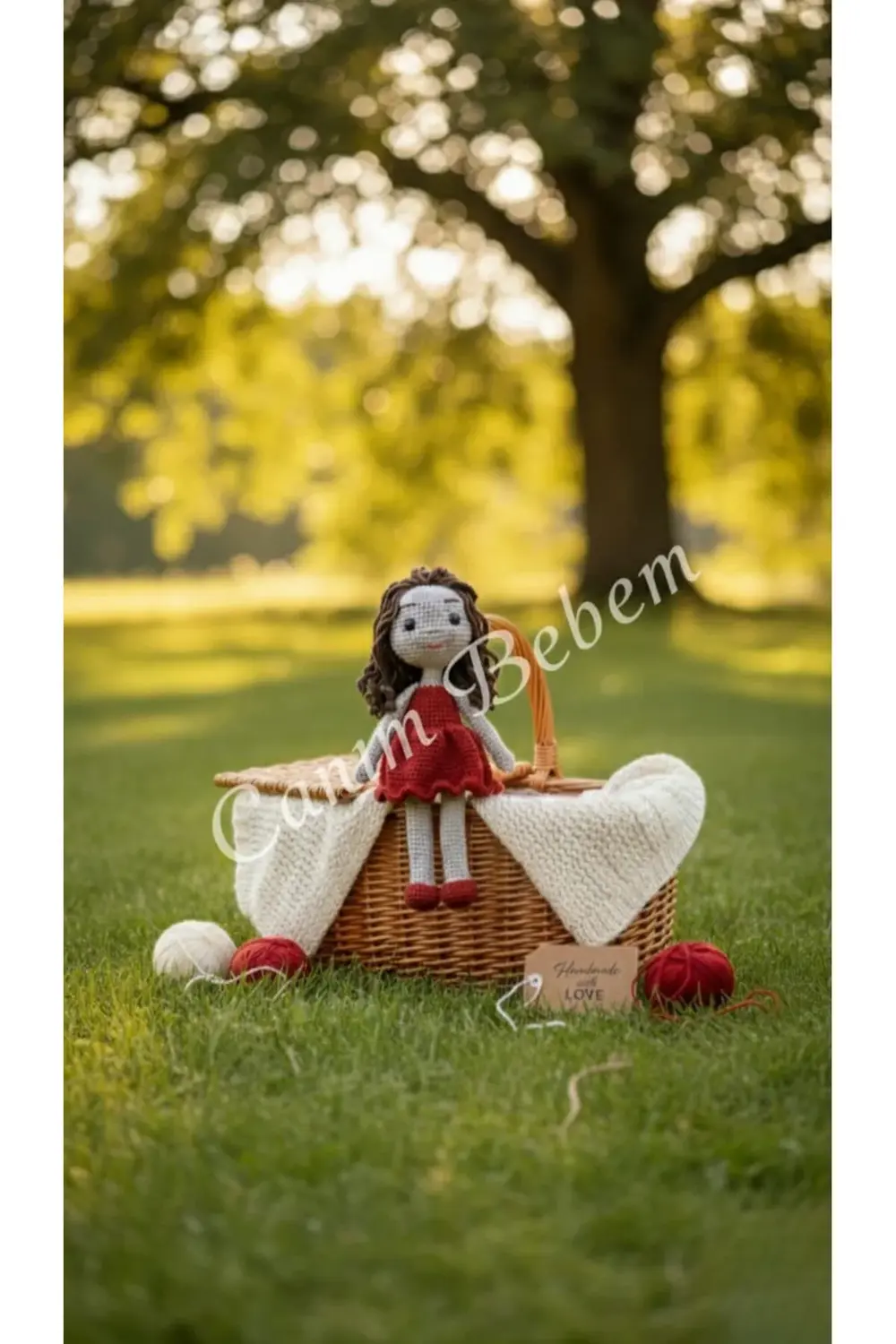 El Yapımı Amigurumi Bebek - Kırmızı Elbiseli Sevimli Oyun Arkadaş