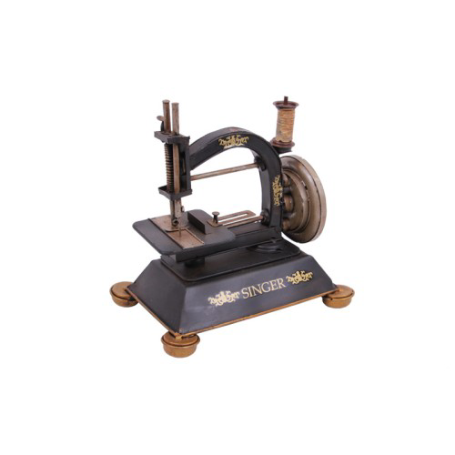 El Yapımı Dikiş Makinesi Maketi El Yapımı Dikiş Makinesi Maketi