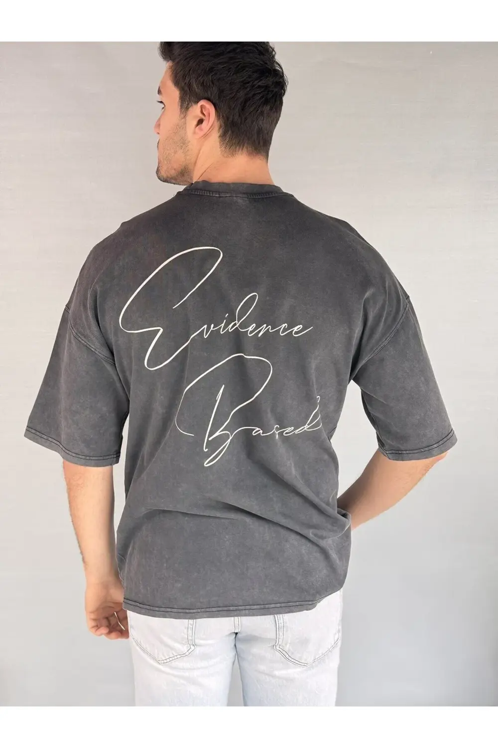 El Yazı Detay Yıkamalı T-shirt