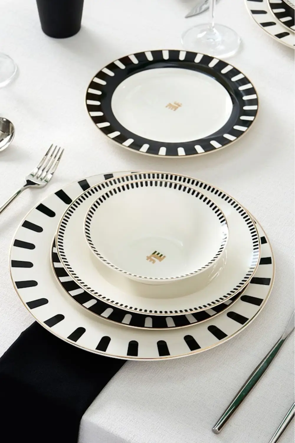 Elegance Bone 50.Yıl İmza Koleksiyonu Kore 24 Parça 6 Kişilik Yem