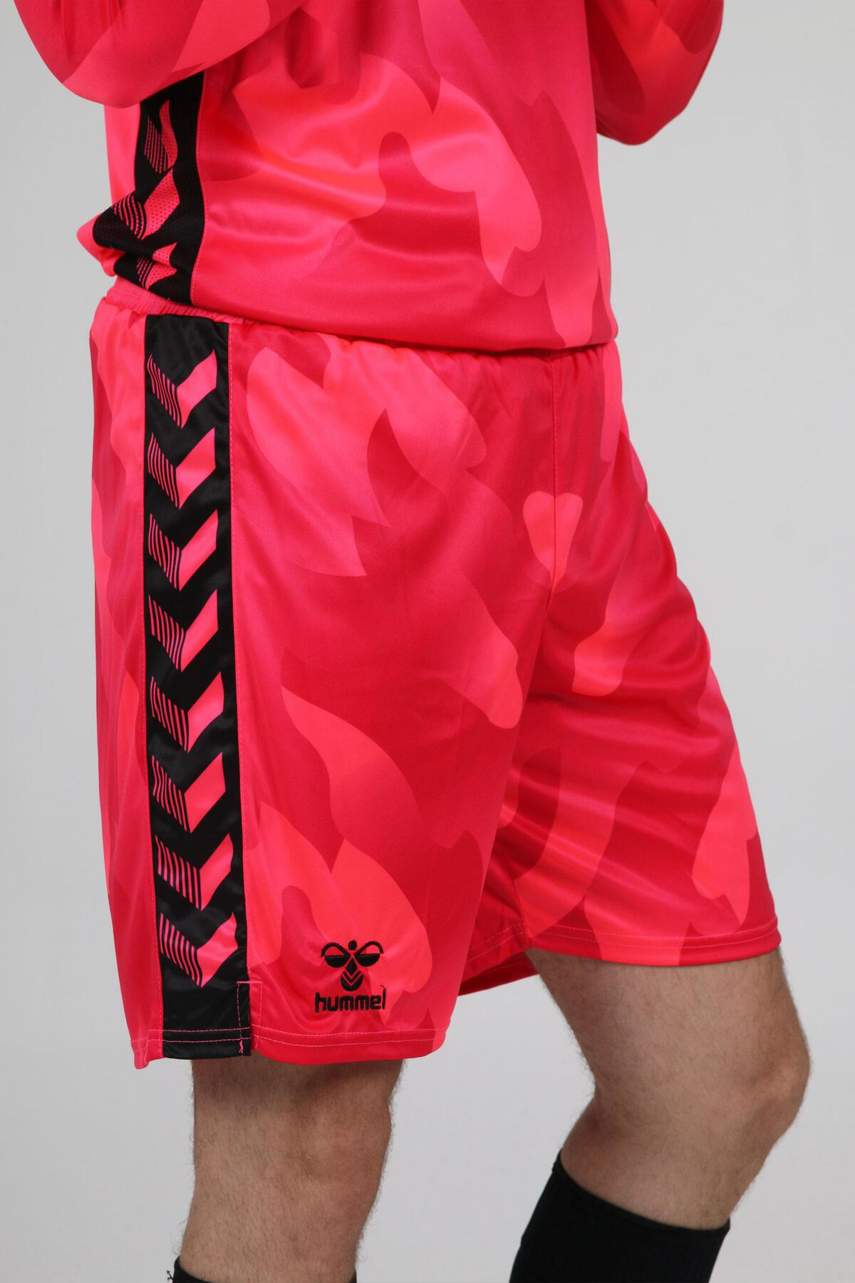 Hummel Elegance Profesyonel Kaleci Şortu Nar Çiçeği