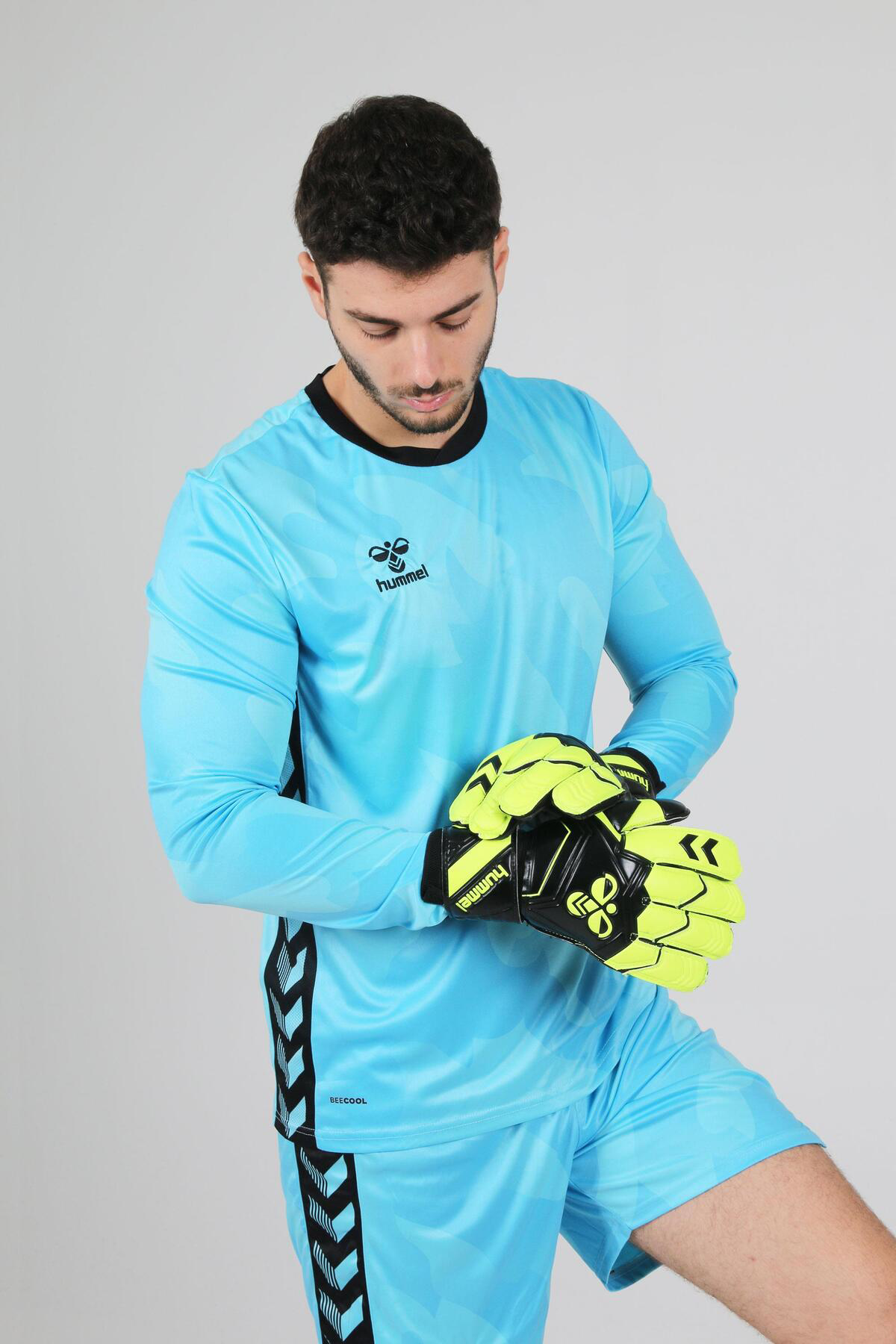 Hummel Elegance Profesyonel Kaleci Forması Buz Mavi