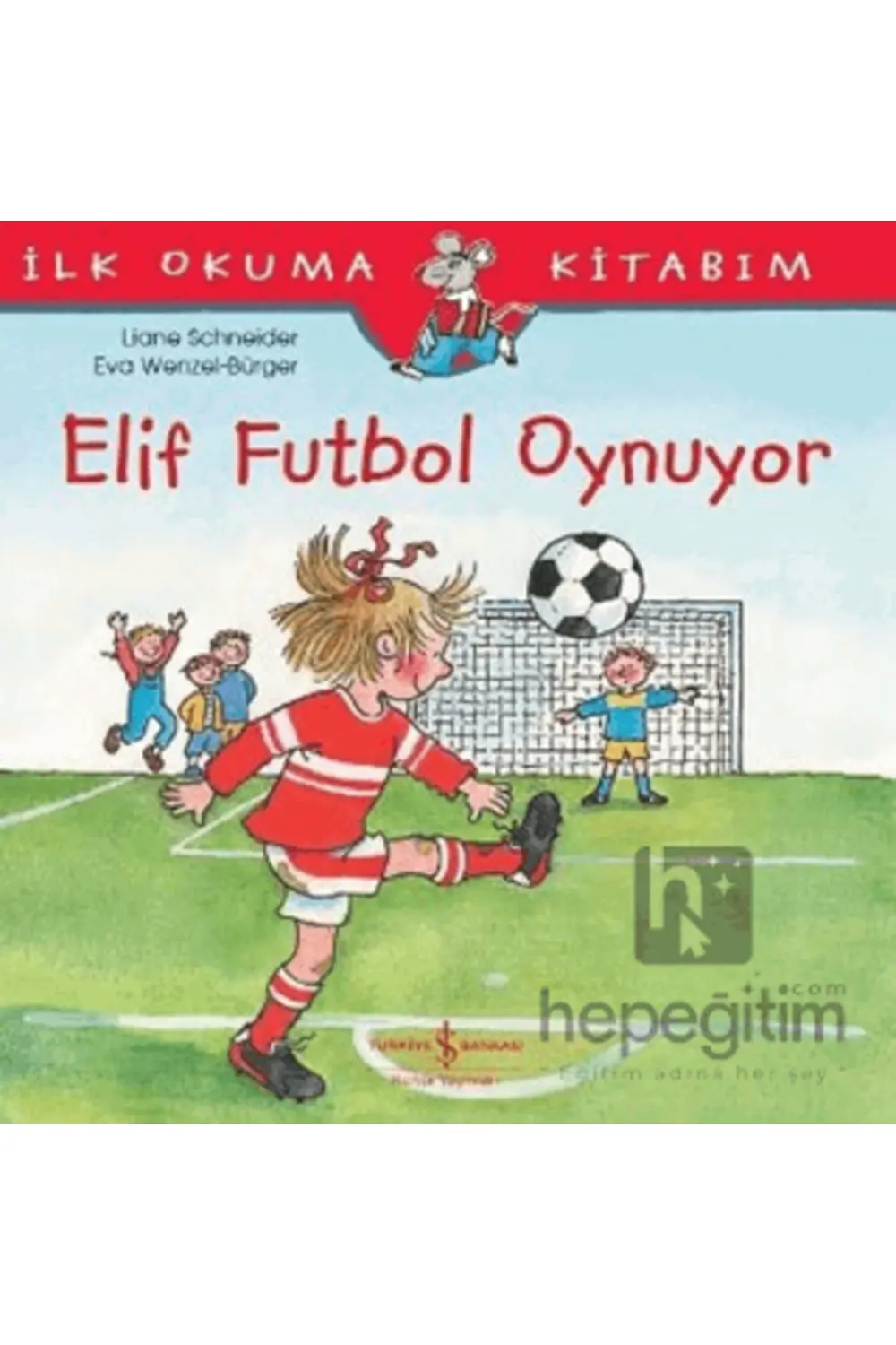 Elif Futbol Oynuyor