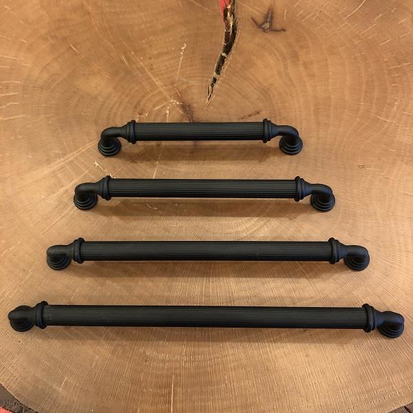 Gürçay Hırdavat Elif Kulp Siyah 224Mm (2 Adet) Gürçay Hırdavat Elif Kulp Siyah 224Mm (2 Adet)