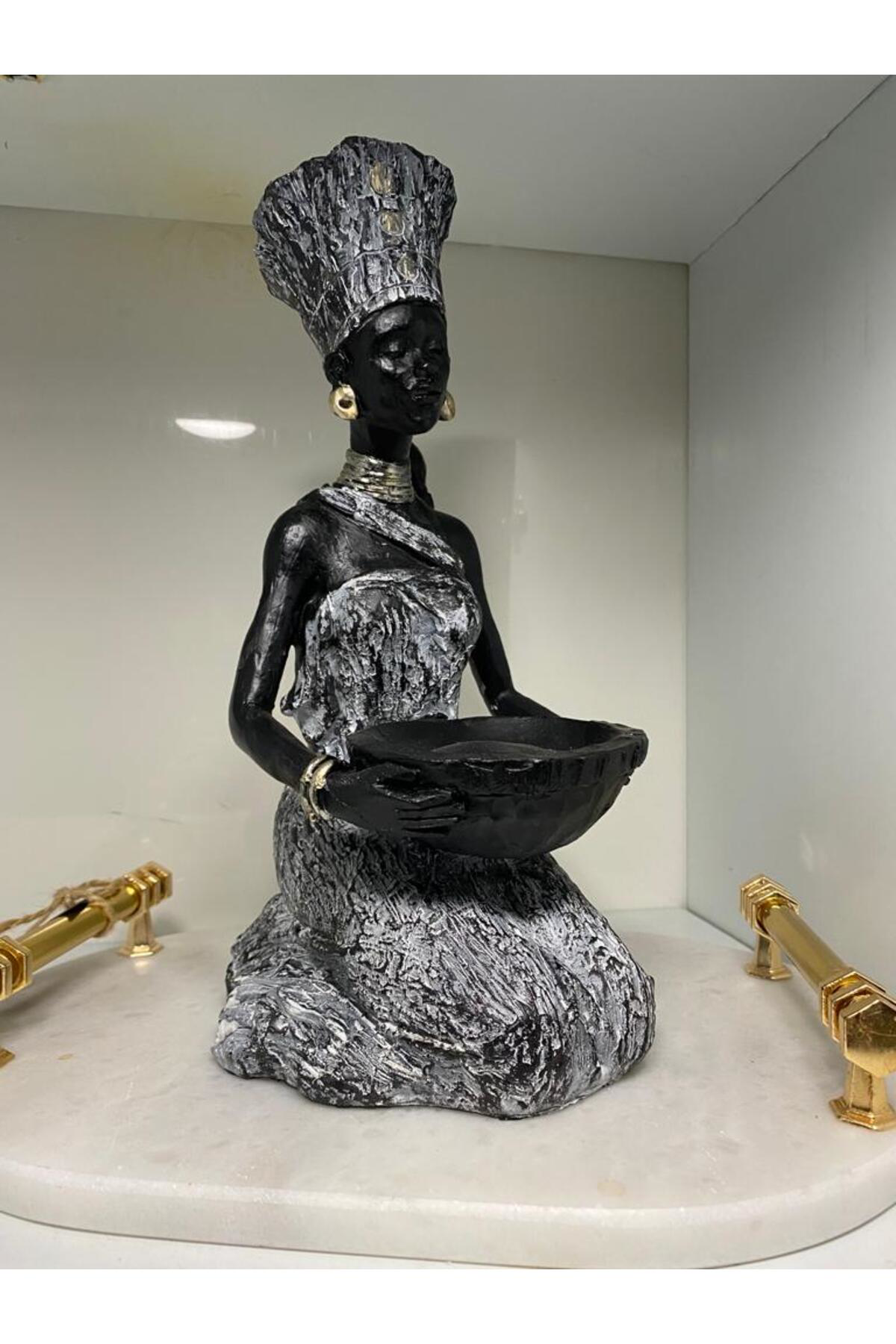 Elif Aksesuar Elinde Tepsili Çocuklu Afrikalı Kadın Biblo