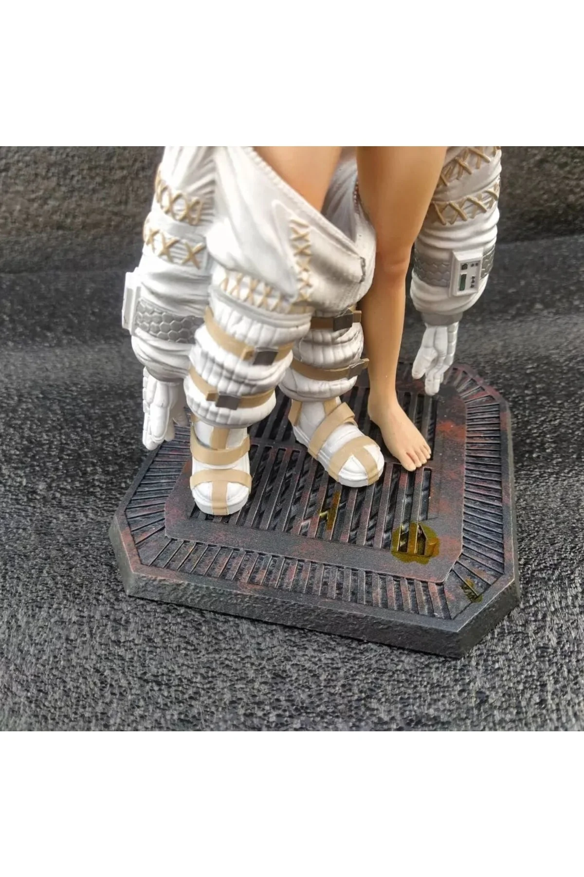 Ellen Ripley Alien Underwater Sualtı Boyalı Figür 25 cm